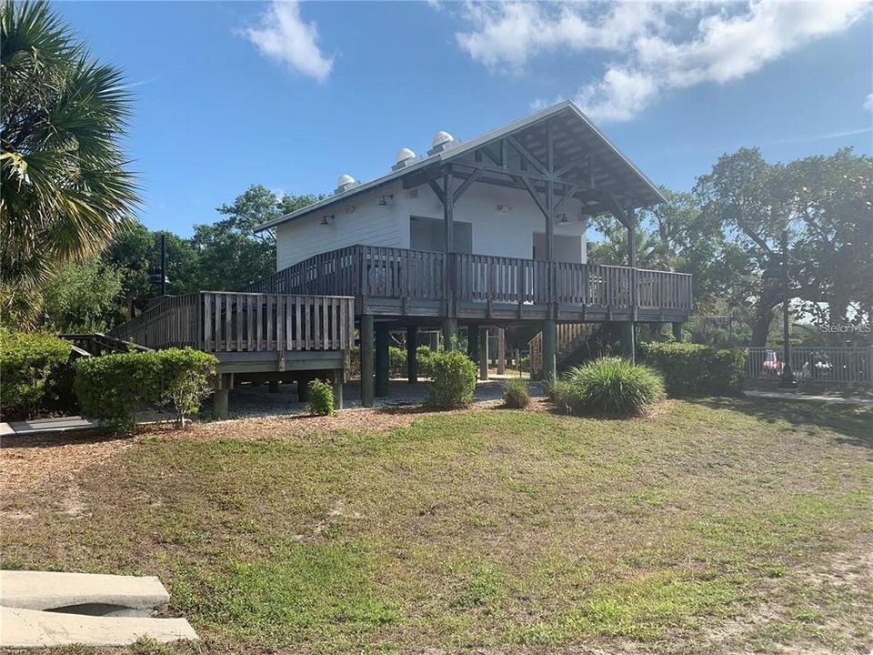 For Rent: $1,800 (2 beds, 1 baths, 1034 Square Feet)
