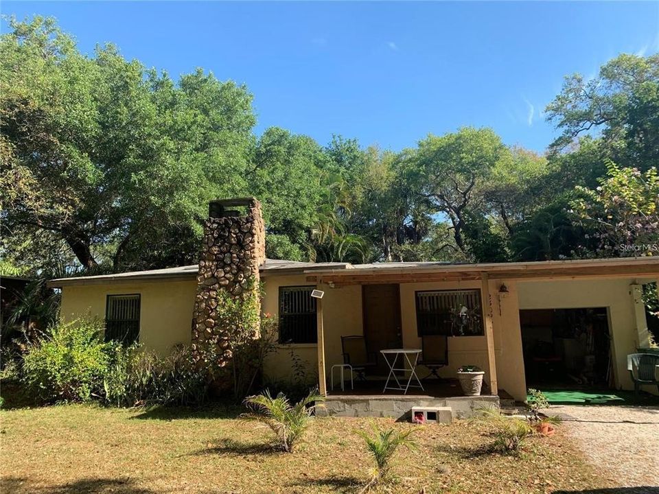 For Rent: $1,800 (2 beds, 1 baths, 1034 Square Feet)
