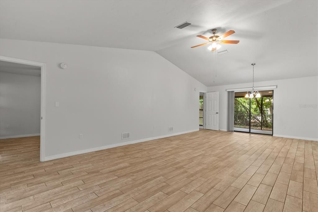 En Venta: $339,000 (3 camas, 2 baños, 1085 Pies cuadrados)