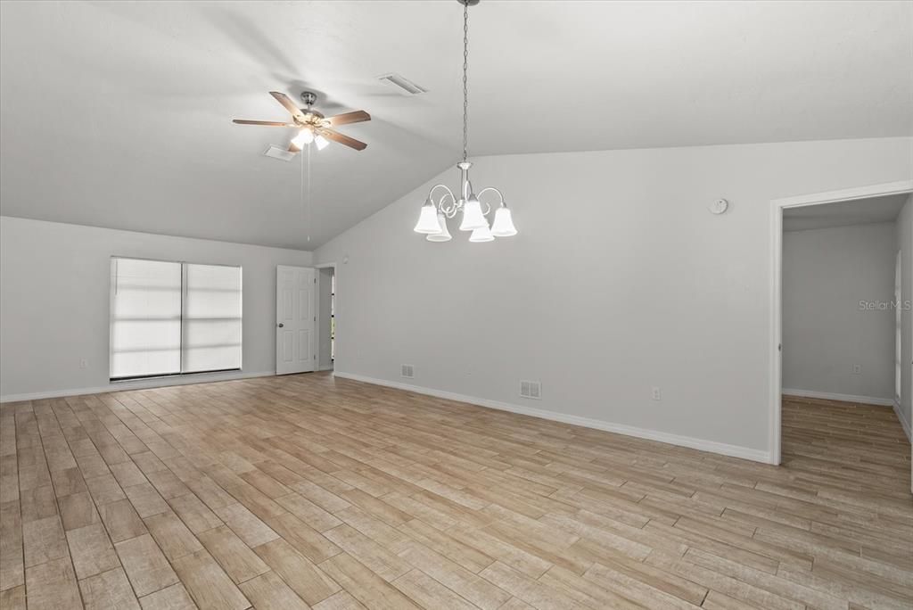 En Venta: $339,000 (3 camas, 2 baños, 1085 Pies cuadrados)