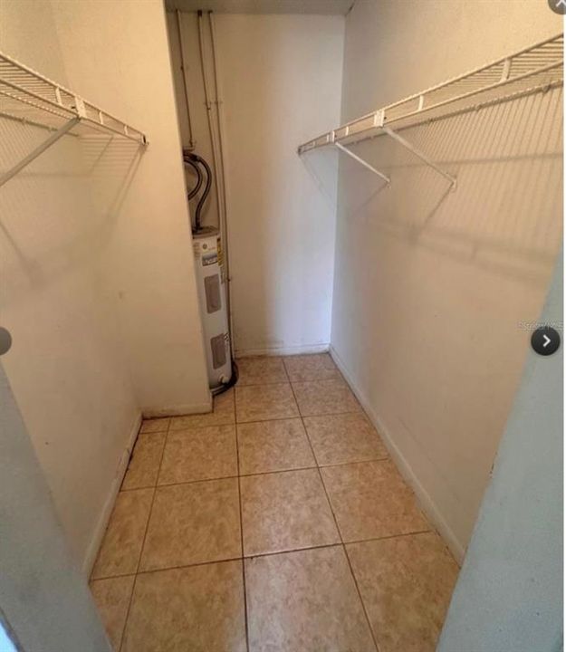 For Rent: $1,350 (2 beds, 2 baths, 934 Square Feet)