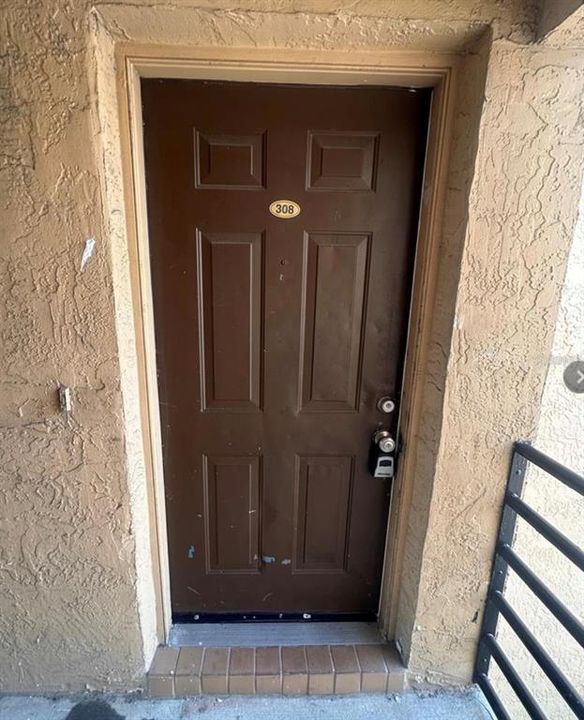 For Rent: $1,350 (2 beds, 2 baths, 934 Square Feet)