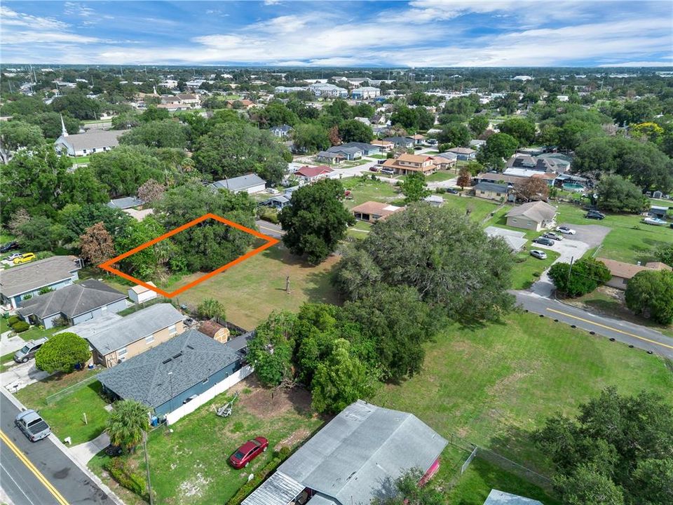 待售: $47,500 (0.17 acres)