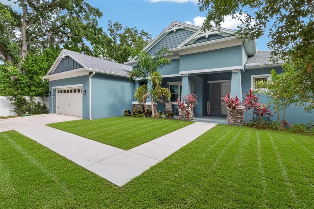 For Sale: $995,000 (5 beds, 3 baths, 2306 Square Feet)