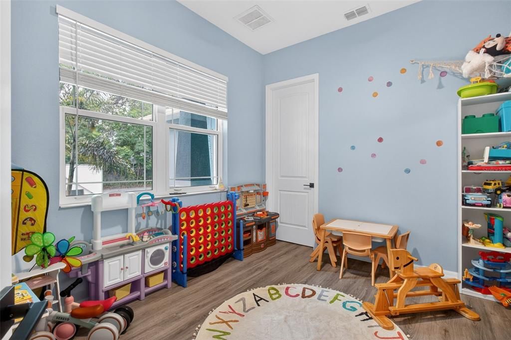 For Sale: $995,000 (5 beds, 3 baths, 2306 Square Feet)