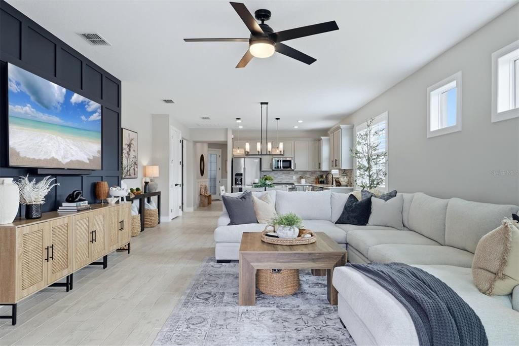 For Sale: $425,000 (2 beds, 2 baths, 1572 Square Feet)