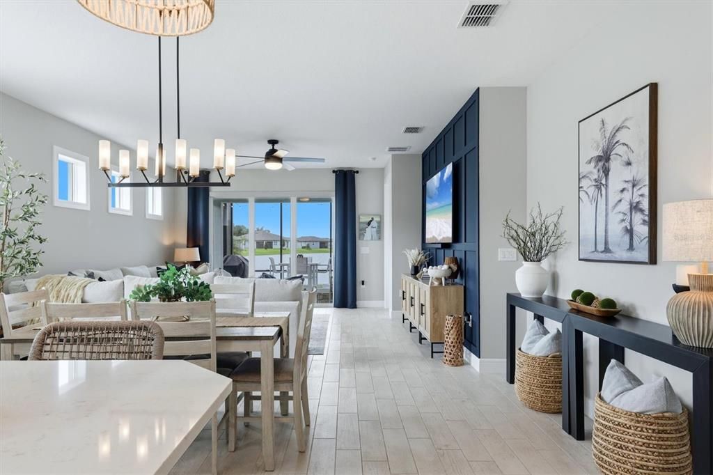 For Sale: $425,000 (2 beds, 2 baths, 1572 Square Feet)
