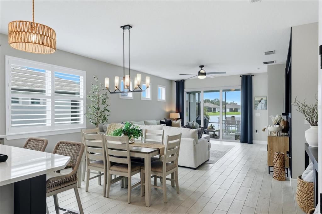For Sale: $425,000 (2 beds, 2 baths, 1572 Square Feet)