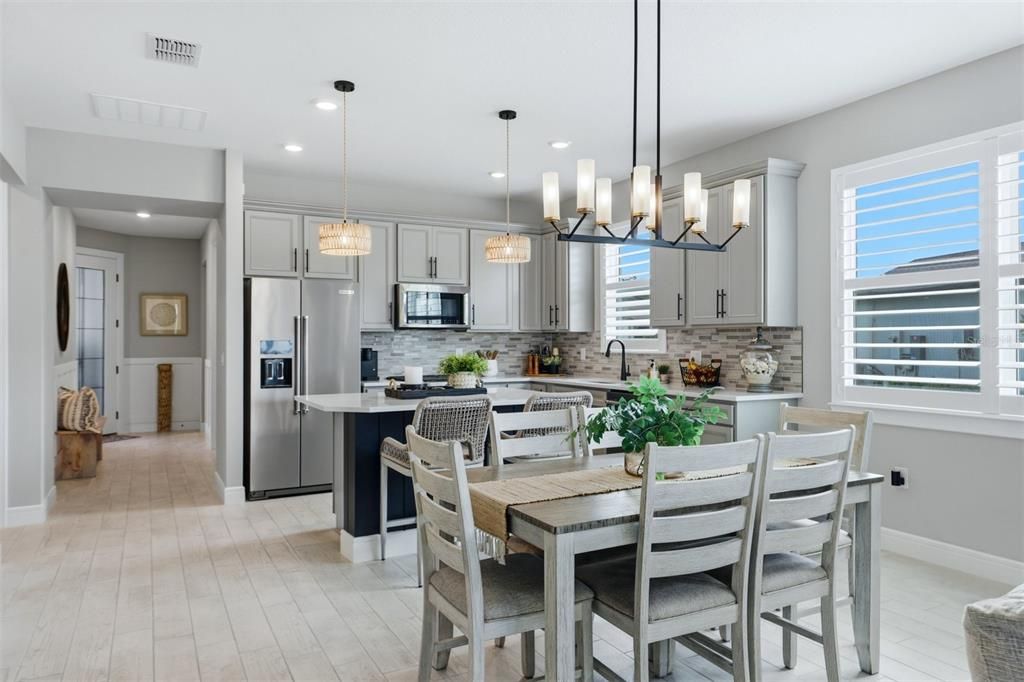 For Sale: $425,000 (2 beds, 2 baths, 1572 Square Feet)
