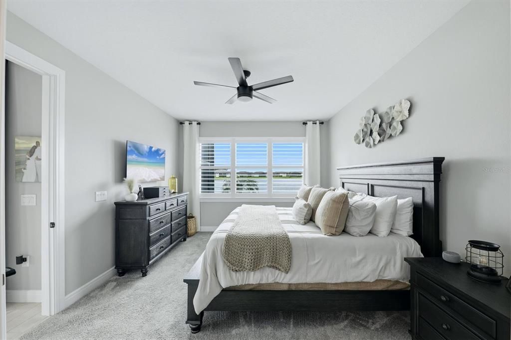For Sale: $425,000 (2 beds, 2 baths, 1572 Square Feet)