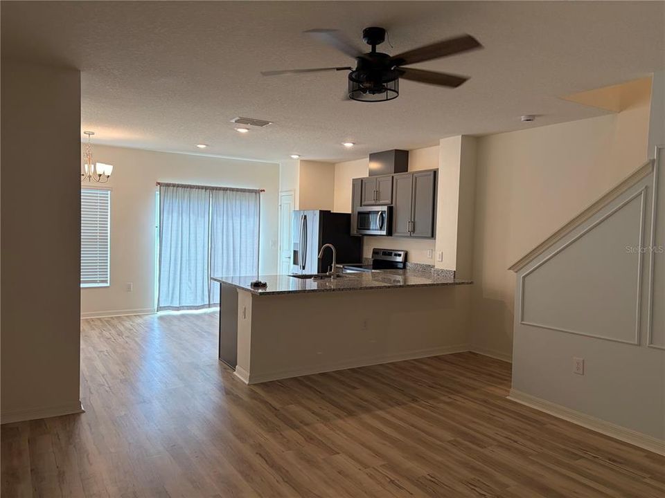 For Rent: $1,950 (3 beds, 2 baths, 1435 Square Feet)