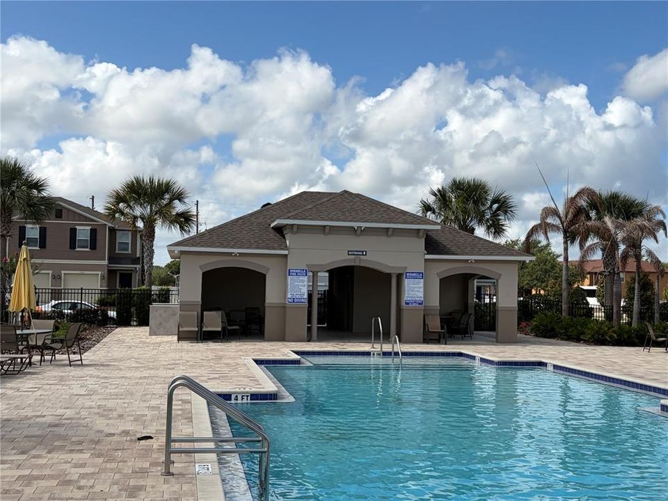 For Rent: $1,950 (3 beds, 2 baths, 1435 Square Feet)