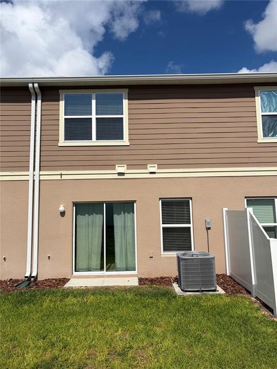 For Rent: $1,950 (3 beds, 2 baths, 1435 Square Feet)