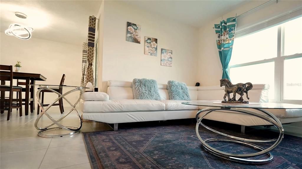 En Renta: $2,250 (4 camas, 2 baños, 1867 Pies cuadrados)