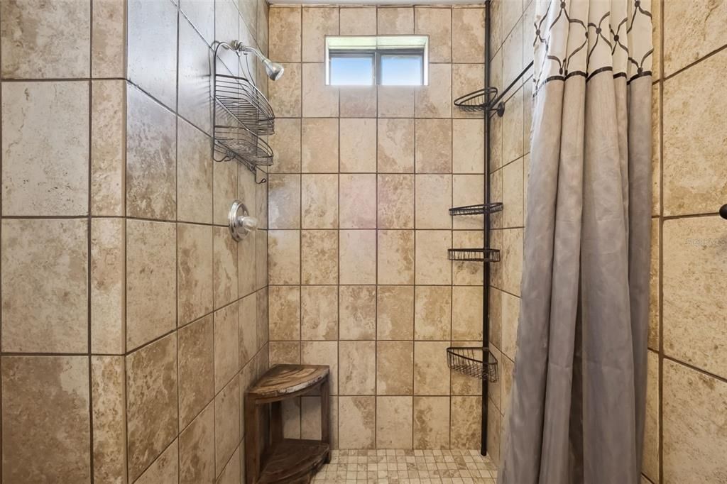 На продажу: $345,000 (4 спален, 2 ванн, 1648 Квадратных фут)