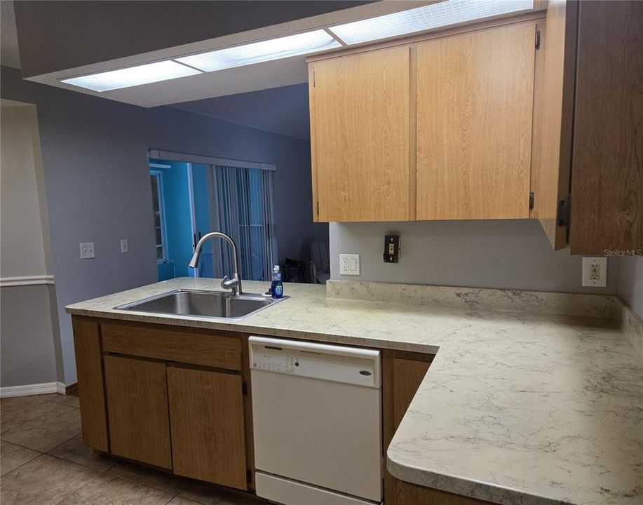 En Venta: $335,000 (3 camas, 2 baños, 1526 Pies cuadrados)