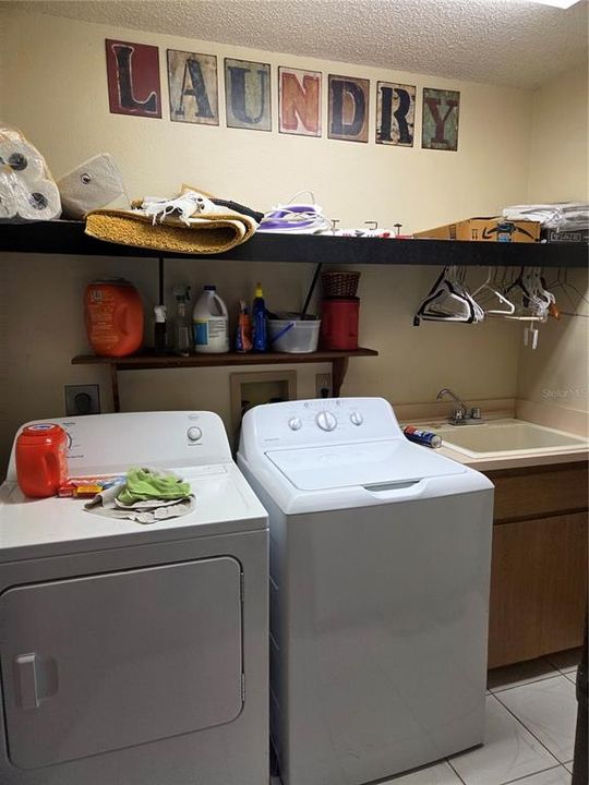 En Venta: $335,000 (3 camas, 2 baños, 1526 Pies cuadrados)