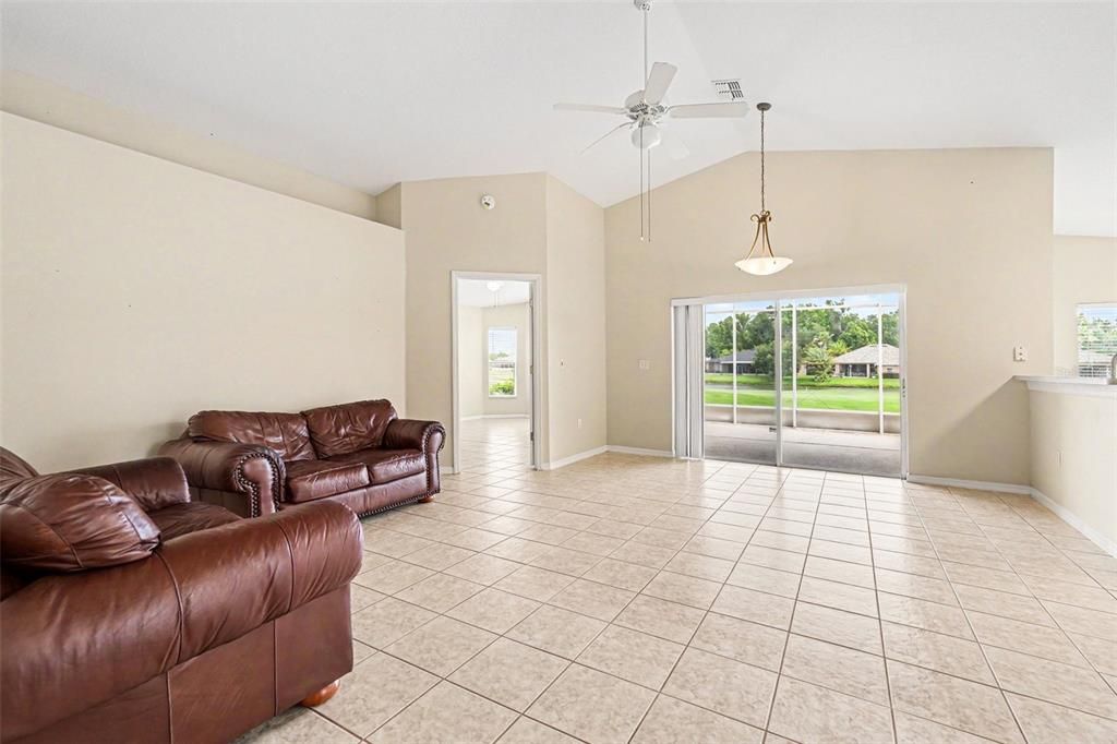 For Sale: $340,000 (2 beds, 2 baths, 1489 Square Feet)
