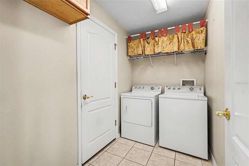 For Sale: $340,000 (2 beds, 2 baths, 1489 Square Feet)