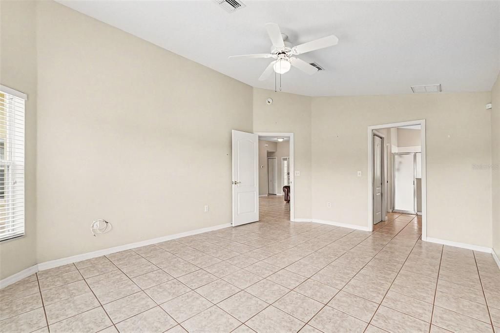 For Sale: $340,000 (2 beds, 2 baths, 1489 Square Feet)