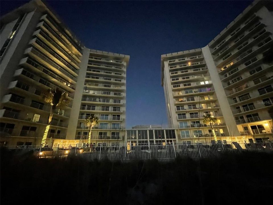 На продажу: $1,225,277 (2 спален, 2 ванн, 1235 Квадратных фут)