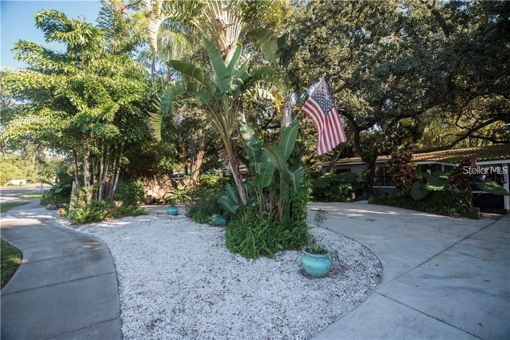 Recently Sold: $490,000 (3 beds, 3 baths, 1352 Square Feet)