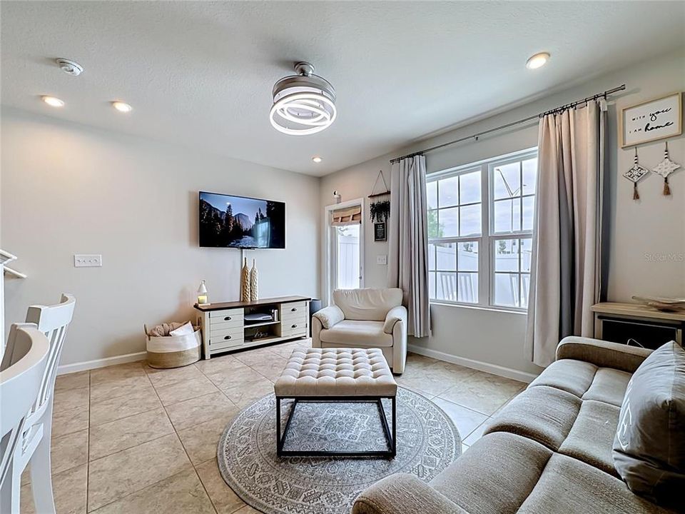 For Sale: $297,000 (3 beds, 2 baths, 1431 Square Feet)