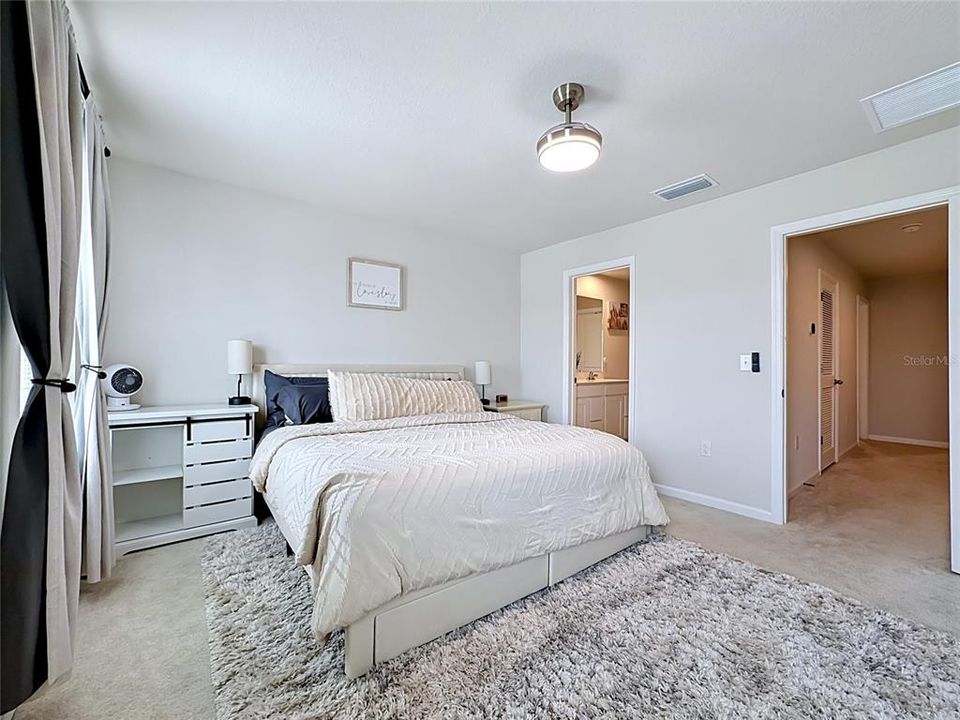 For Sale: $297,000 (3 beds, 2 baths, 1431 Square Feet)
