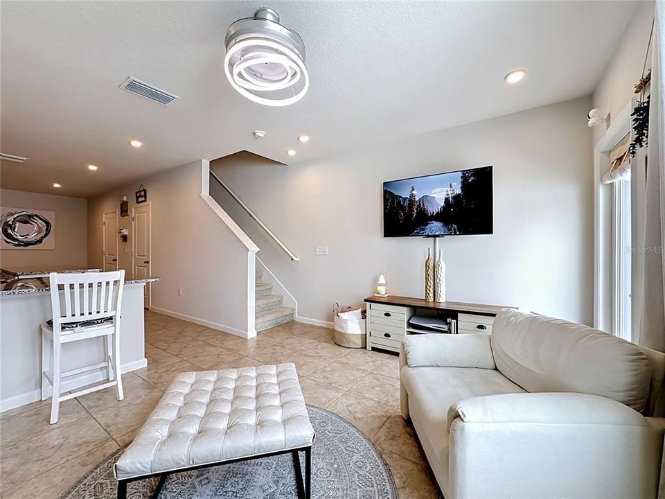 For Sale: $297,000 (3 beds, 2 baths, 1431 Square Feet)