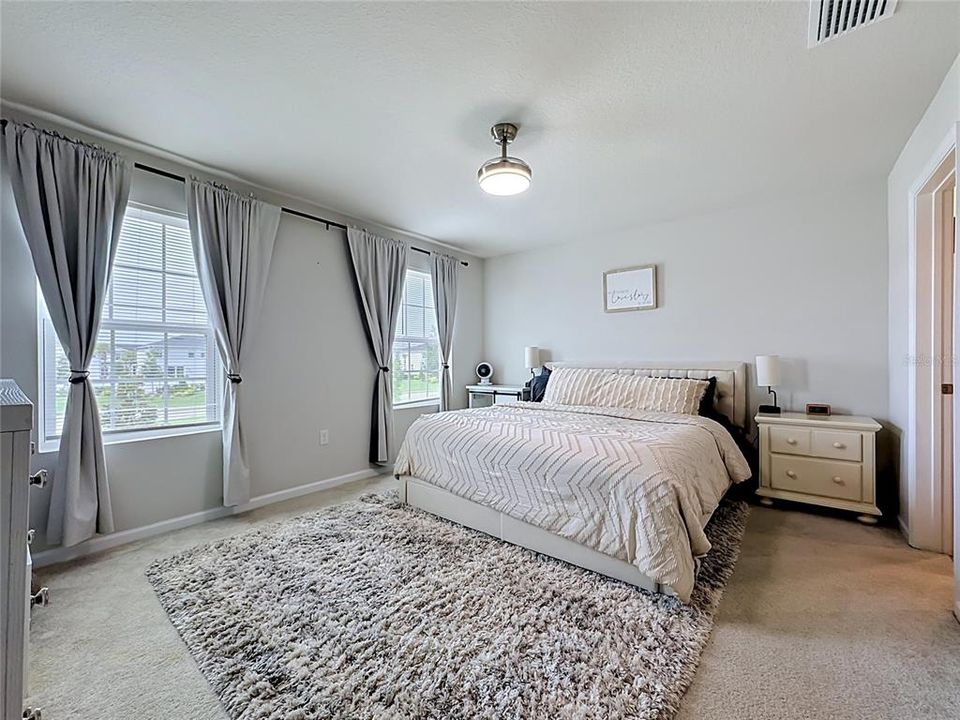 For Sale: $297,000 (3 beds, 2 baths, 1431 Square Feet)