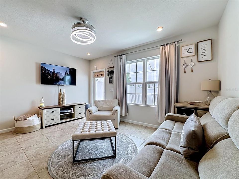 For Sale: $297,000 (3 beds, 2 baths, 1431 Square Feet)