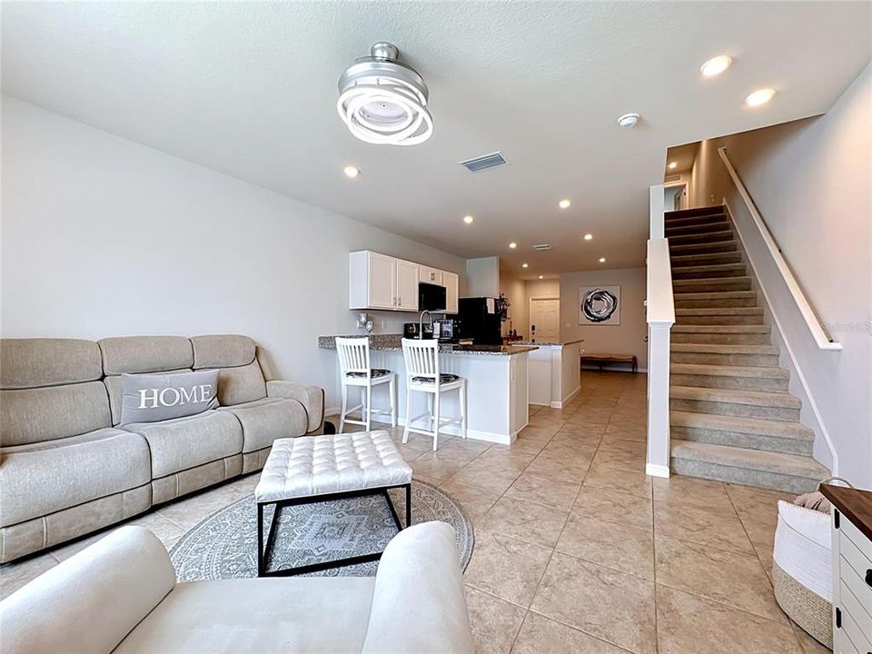 For Sale: $297,000 (3 beds, 2 baths, 1431 Square Feet)