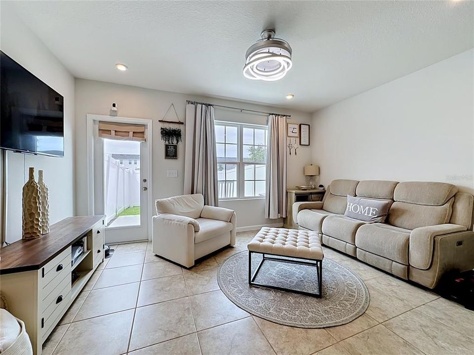 For Sale: $297,000 (3 beds, 2 baths, 1431 Square Feet)