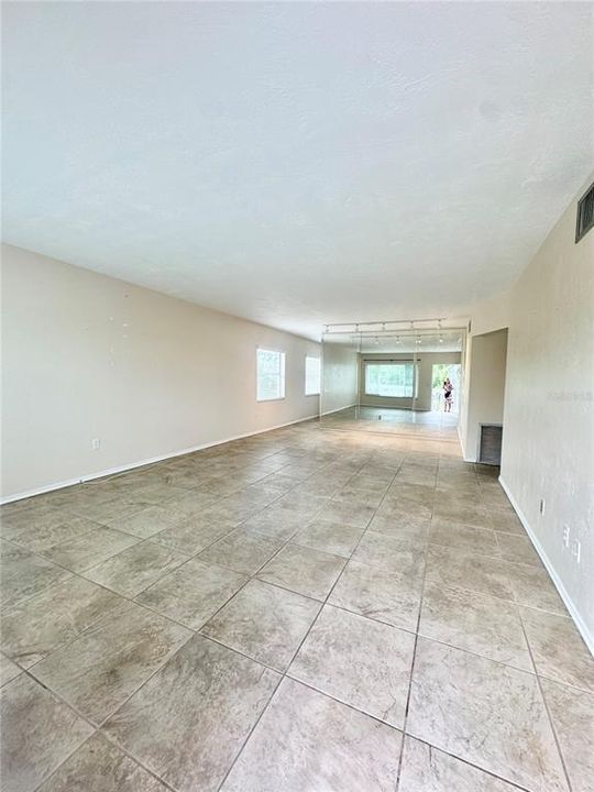 For Rent: $1,795 (2 beds, 2 baths, 1400 Square Feet)