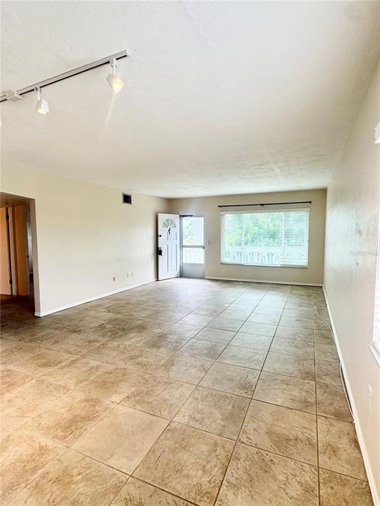 For Rent: $1,795 (2 beds, 2 baths, 1400 Square Feet)