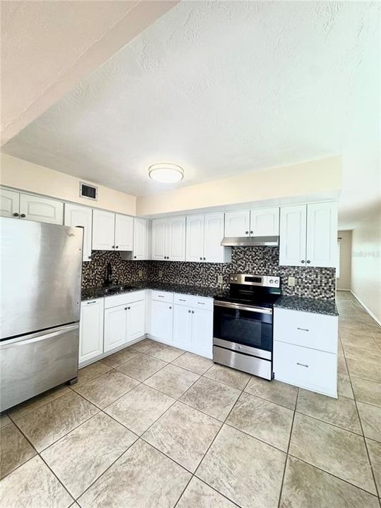 For Rent: $1,795 (2 beds, 2 baths, 1400 Square Feet)