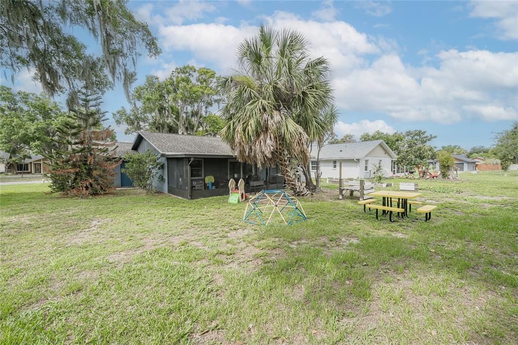 For Sale: $308,000 (3 beds, 2 baths, 1295 Square Feet)