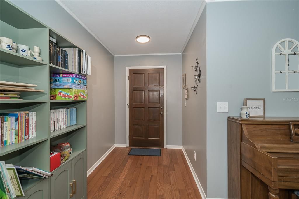 For Sale: $308,000 (3 beds, 2 baths, 1295 Square Feet)