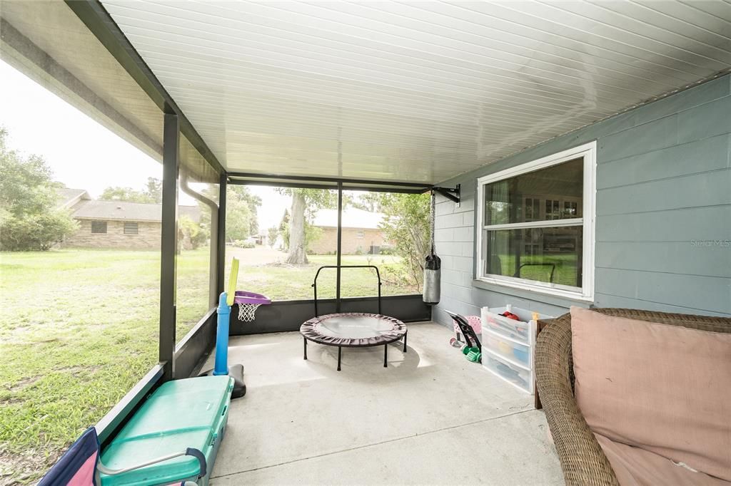 For Sale: $308,000 (3 beds, 2 baths, 1295 Square Feet)