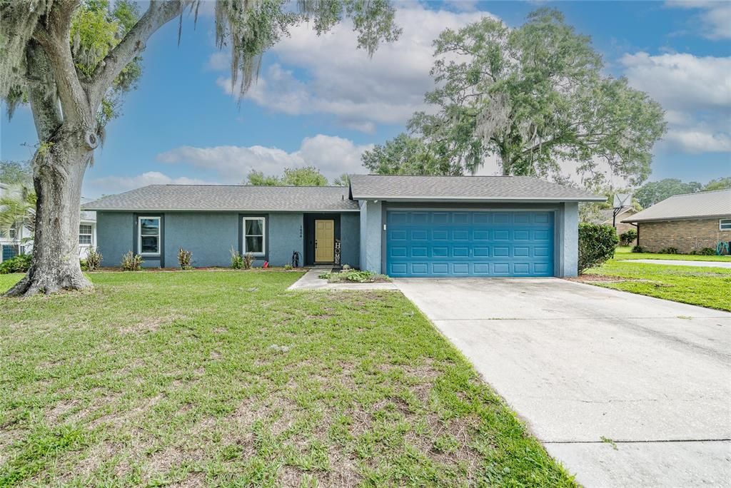 For Sale: $308,000 (3 beds, 2 baths, 1295 Square Feet)