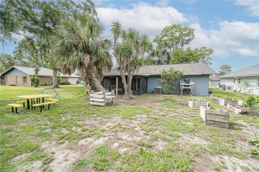 For Sale: $308,000 (3 beds, 2 baths, 1295 Square Feet)