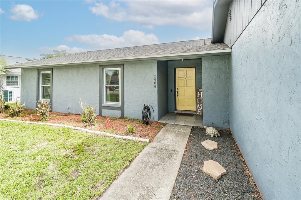 For Sale: $308,000 (3 beds, 2 baths, 1295 Square Feet)