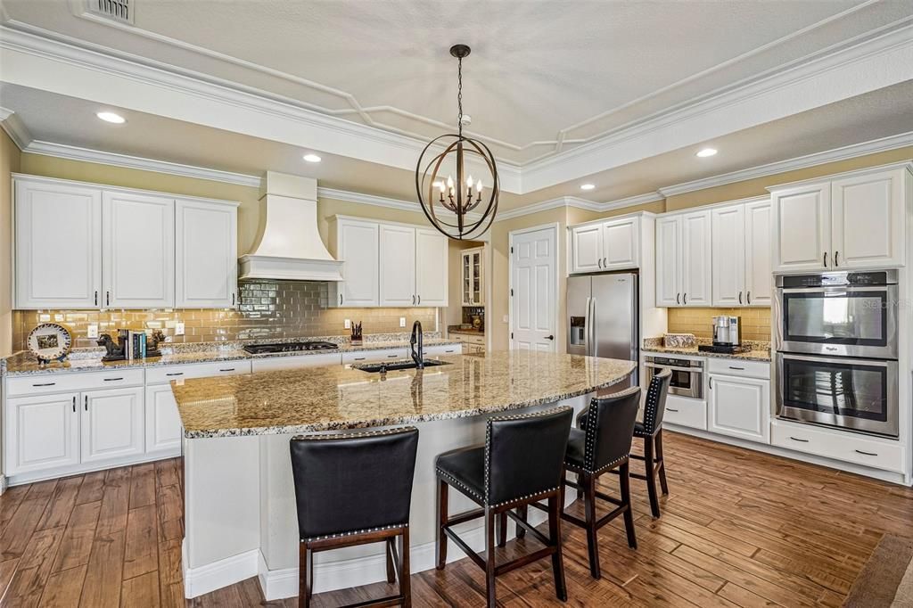 For Sale: $625,000 (3 beds, 2 baths, 2812 Square Feet)