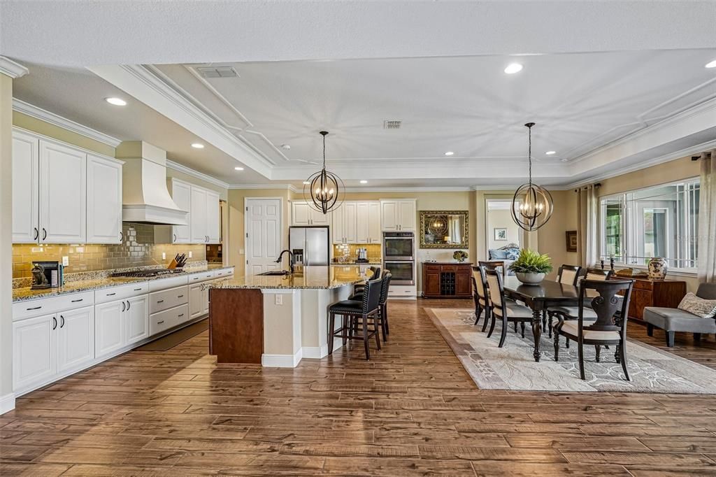 For Sale: $625,000 (3 beds, 2 baths, 2812 Square Feet)