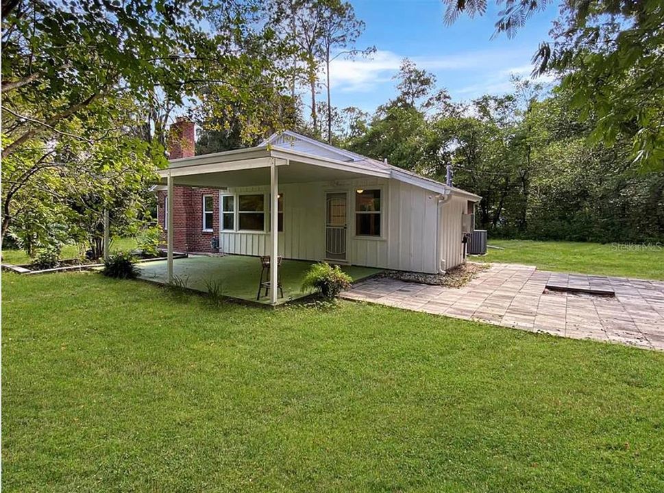 For Sale: $349,900 (2 beds, 1 baths, 1288 Square Feet)