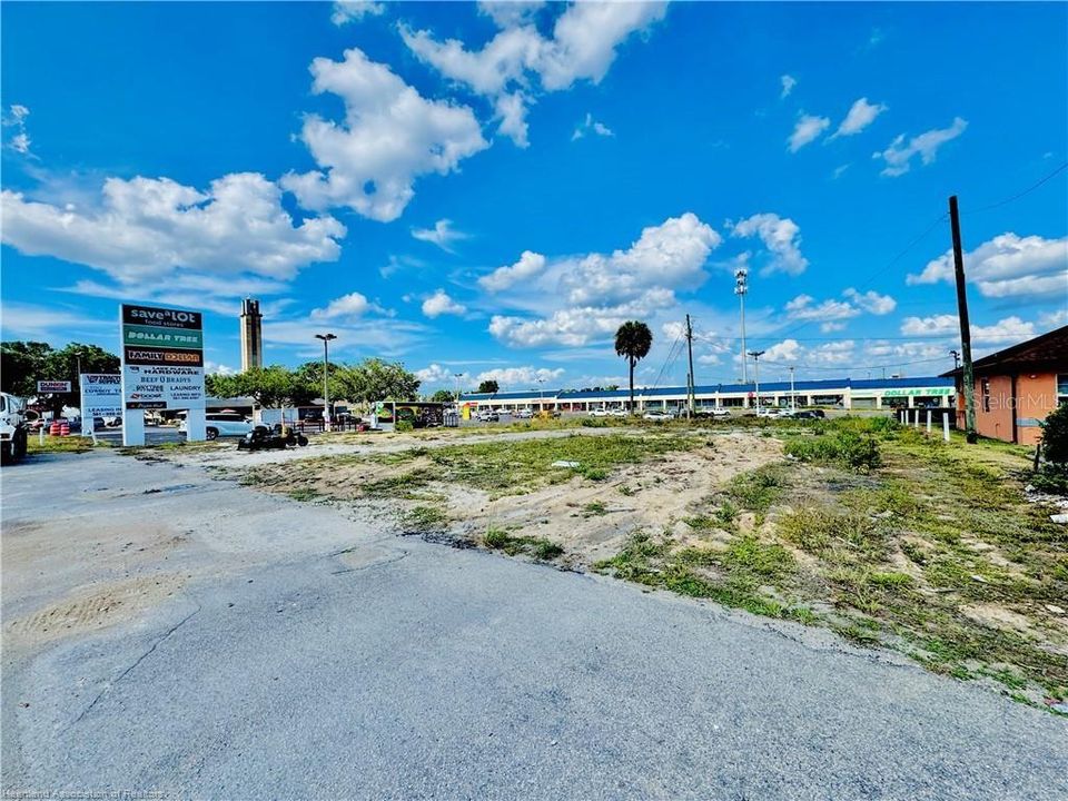En Venta: $499,900 (0.28 acres)