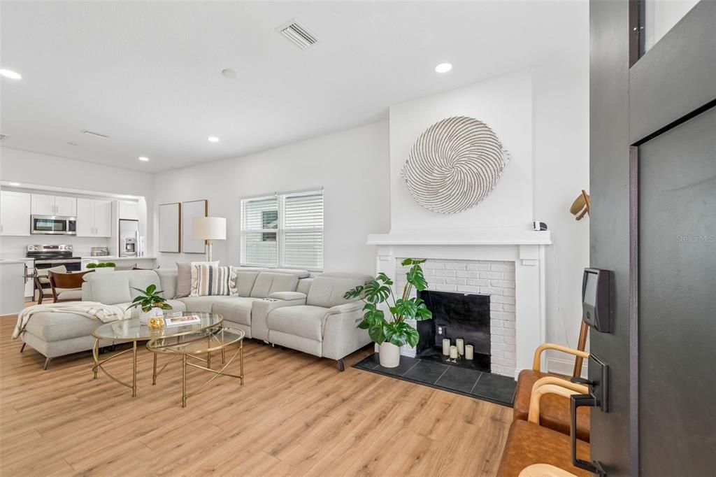 En Venta: $785,000 (4 camas, 0 baños, 1596 Pies cuadrados)