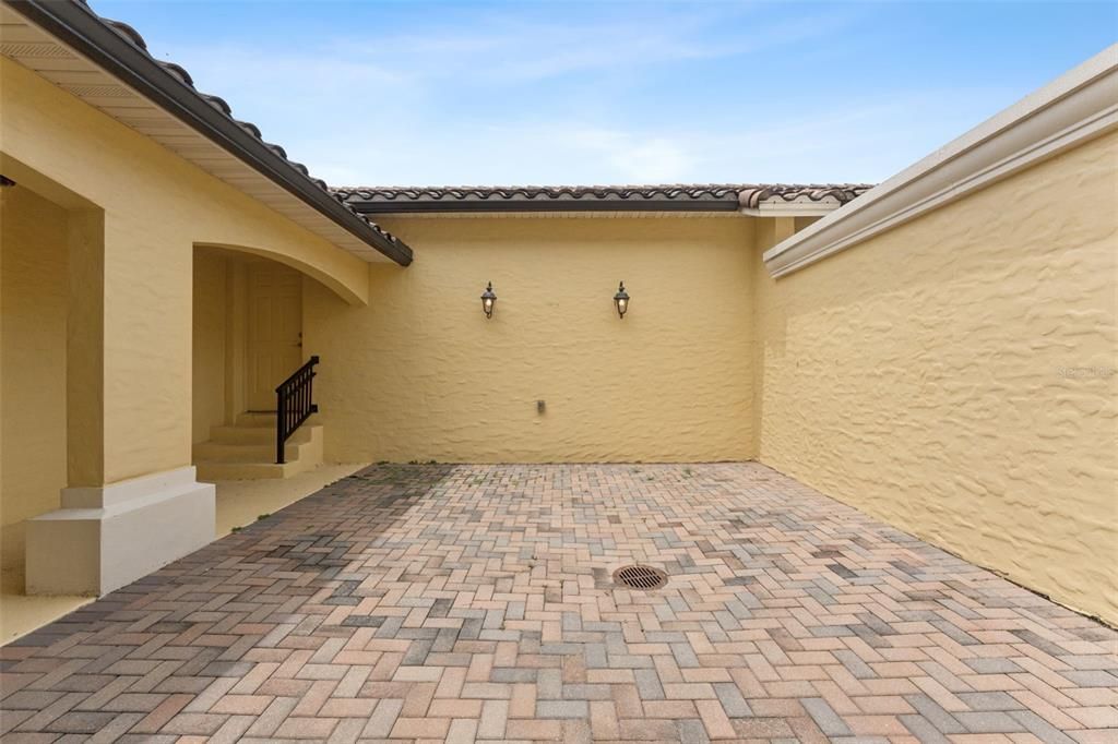 Active With Contract: $490,000 (3 beds, 2 baths, 1870 Square Feet)