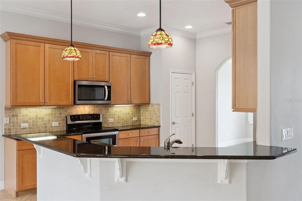 Active With Contract: $490,000 (3 beds, 2 baths, 1870 Square Feet)