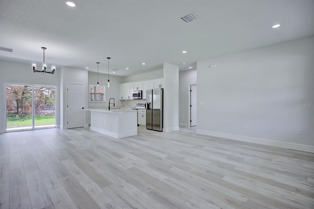 For Sale: $309,900 (3 beds, 2 baths, 1529 Square Feet)